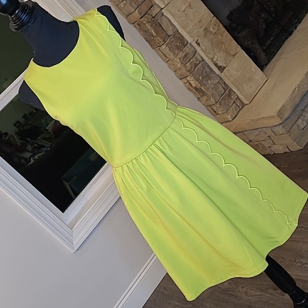 Pim + Larkin sz S dress with scalloped trim